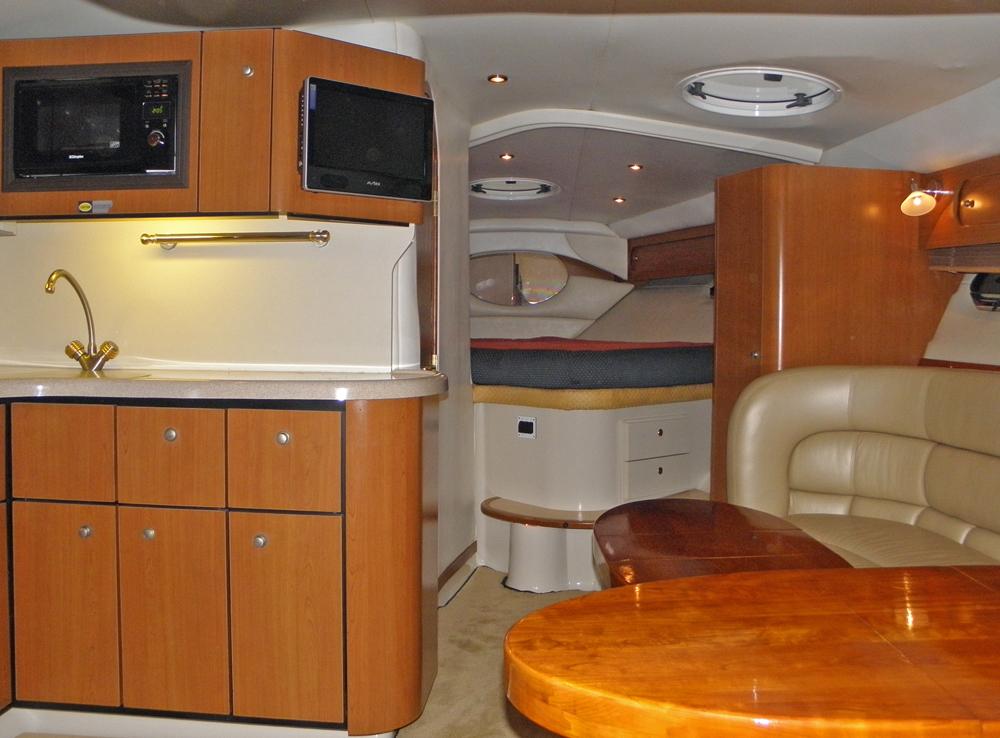 Saloon, Accommodation